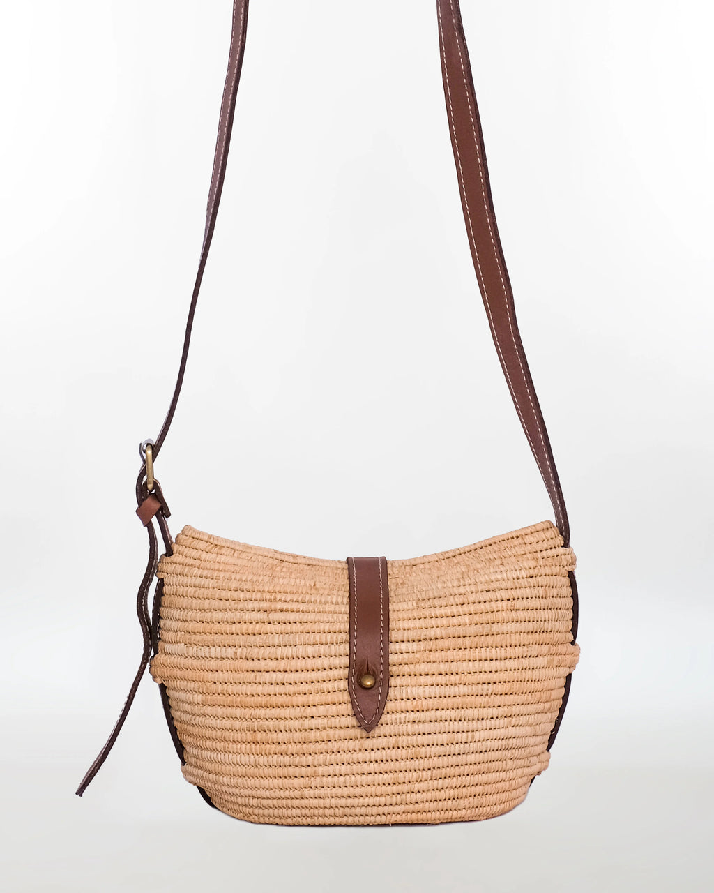 Boho Raffia Shoulder Bag — Natural Leather Strap