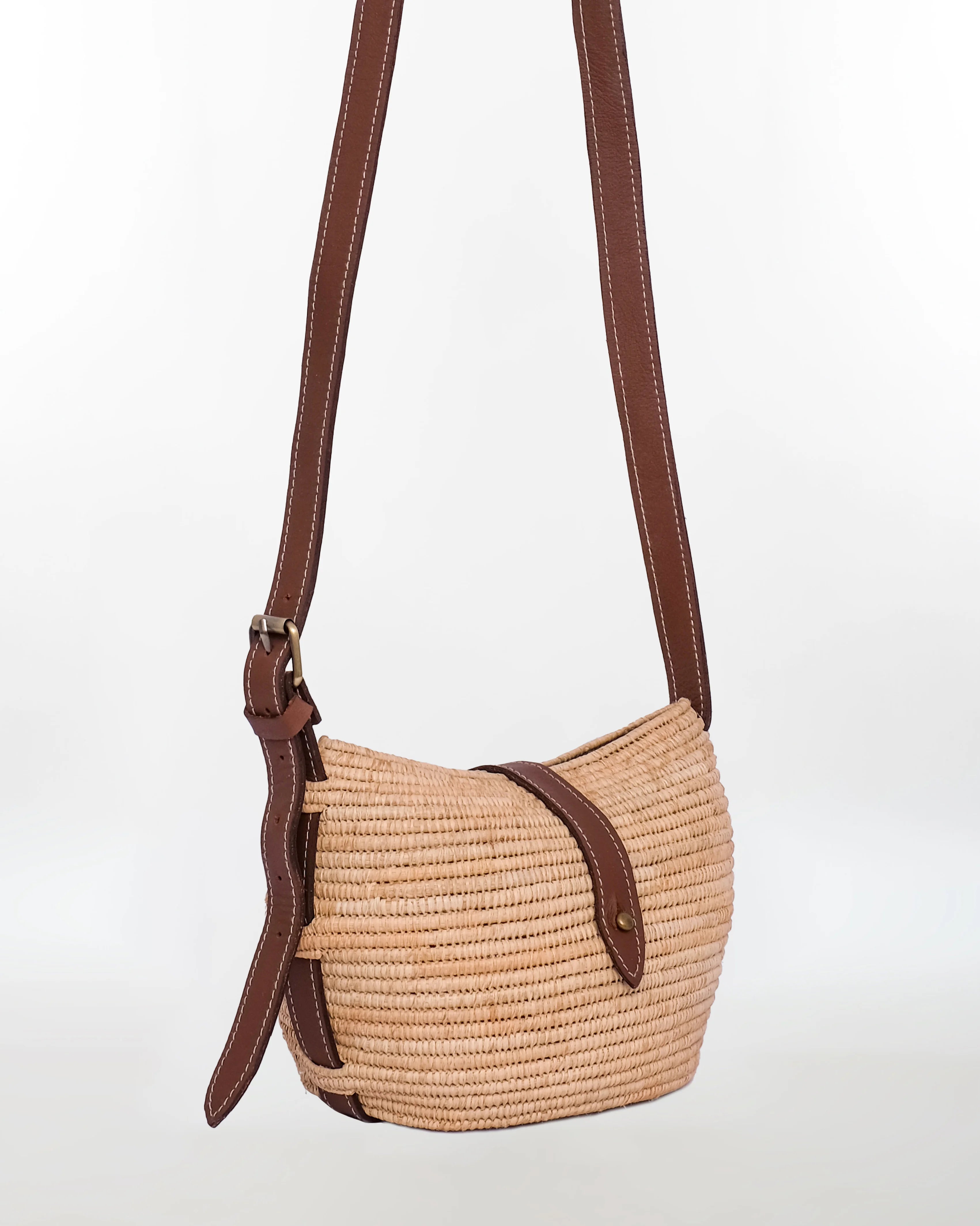 Boho Raffia Shoulder Bag — Natural Leather Strap