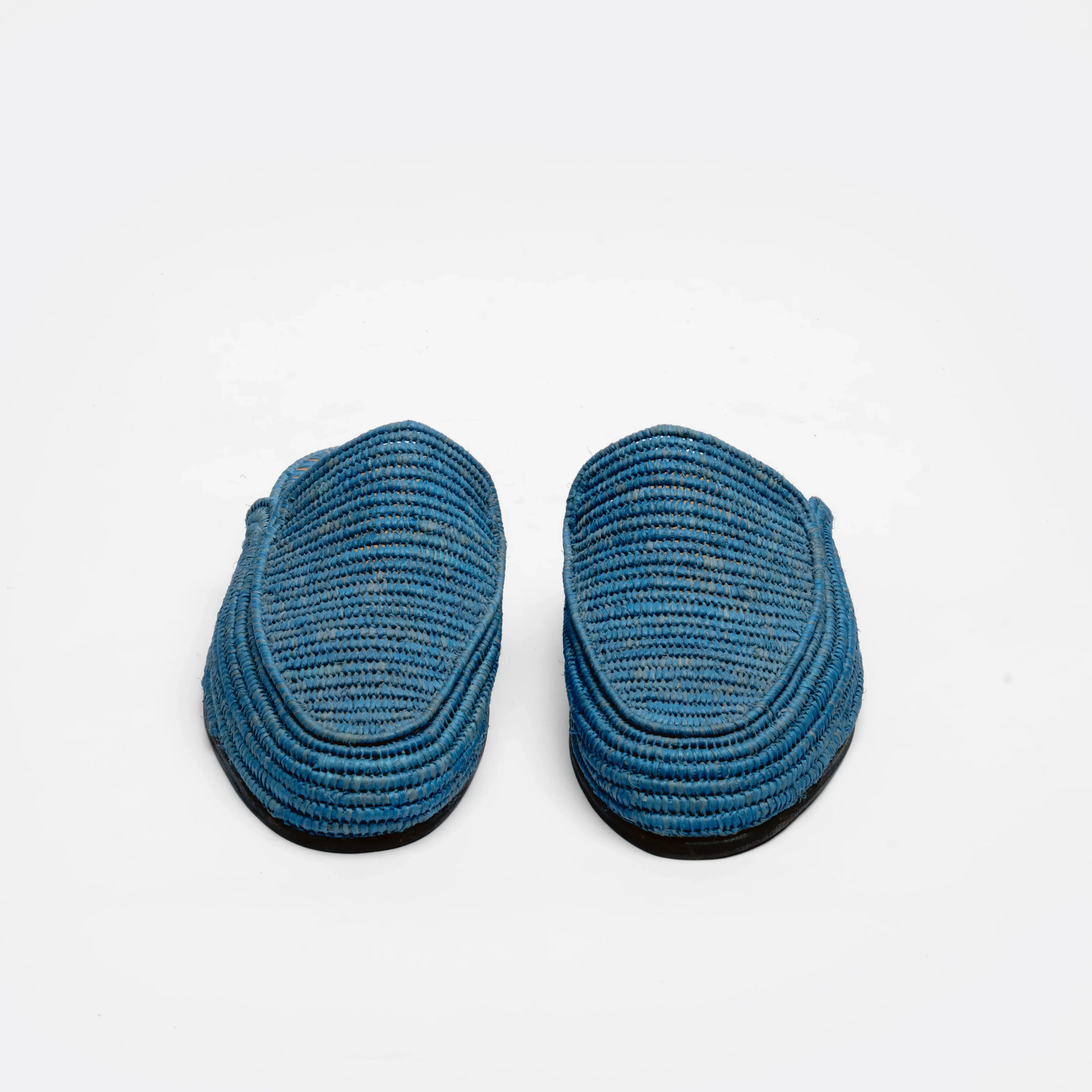 Mules en raphia bleu marine