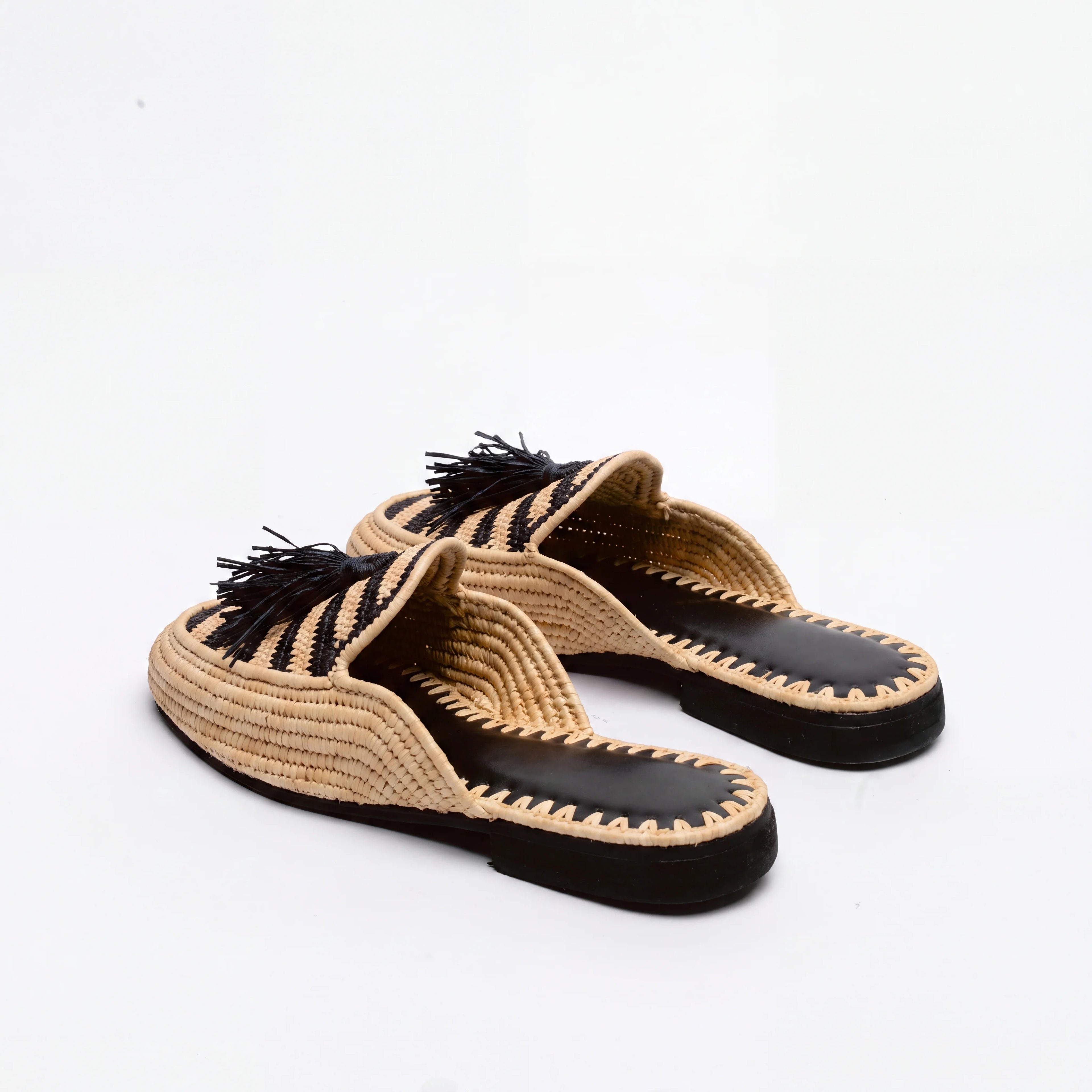 Moroccan Raffia Babouche in Black & Natural