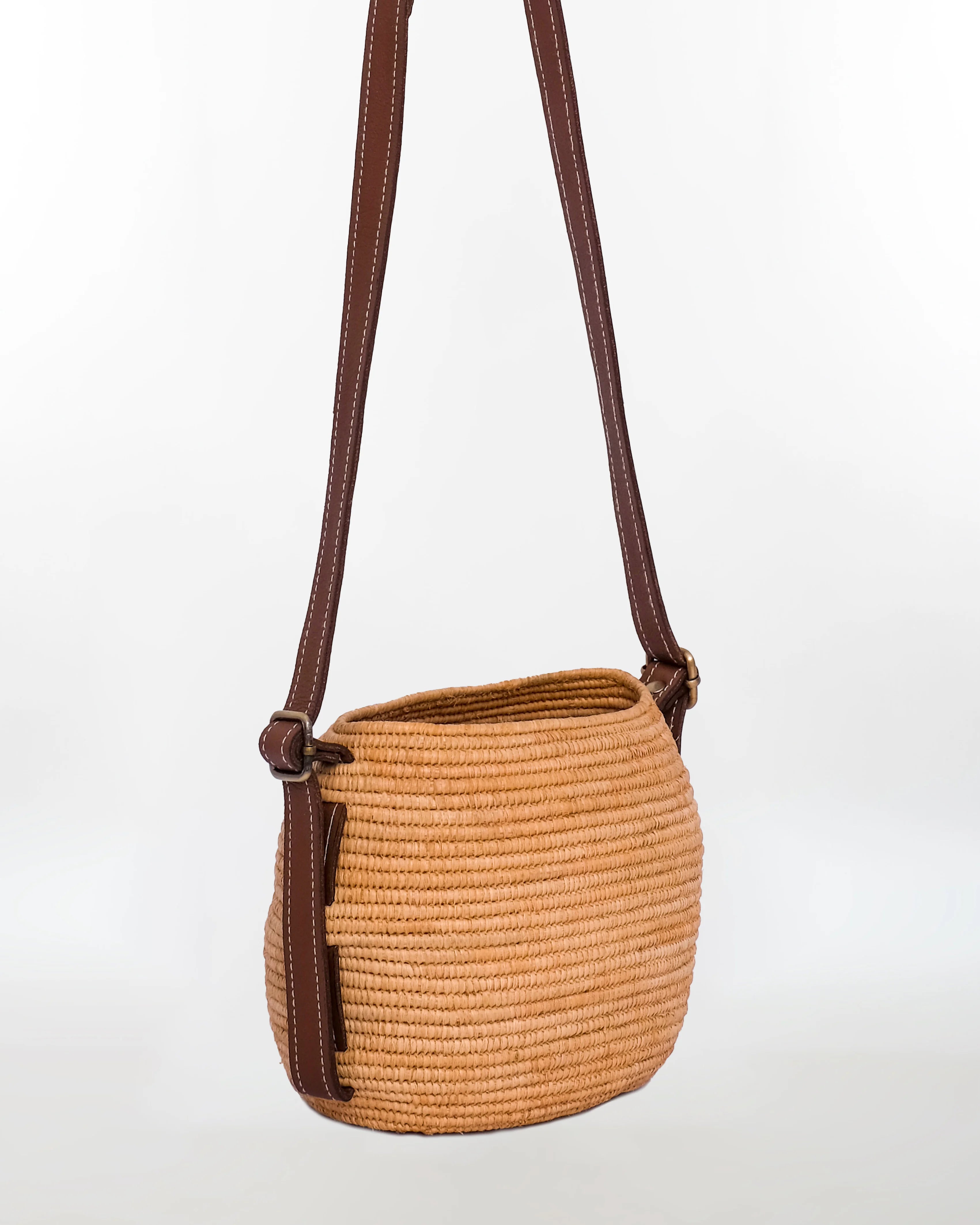 Oval Raffia Shoulder Bag — Natural Leather