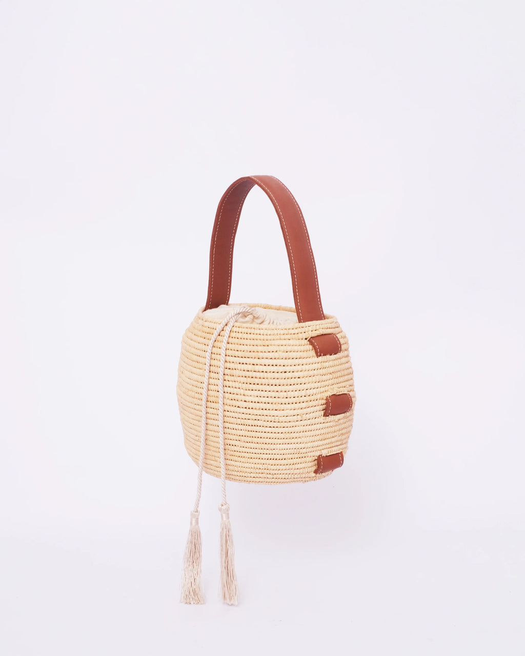 Raffia Bucket Bag With Natural Arc Handle Tassel