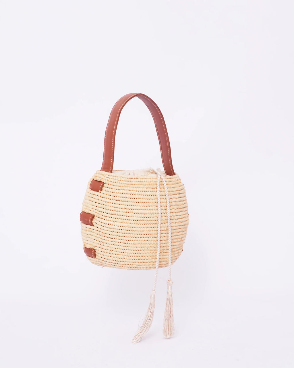 Raffia Bucket Bag With Natural Arc Handle Tassel