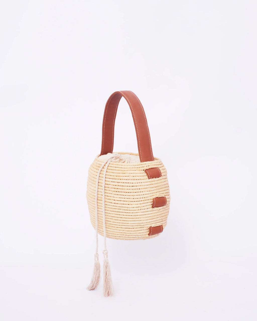 Raffia Bucket Bag With Natural Arc Handle Tassel