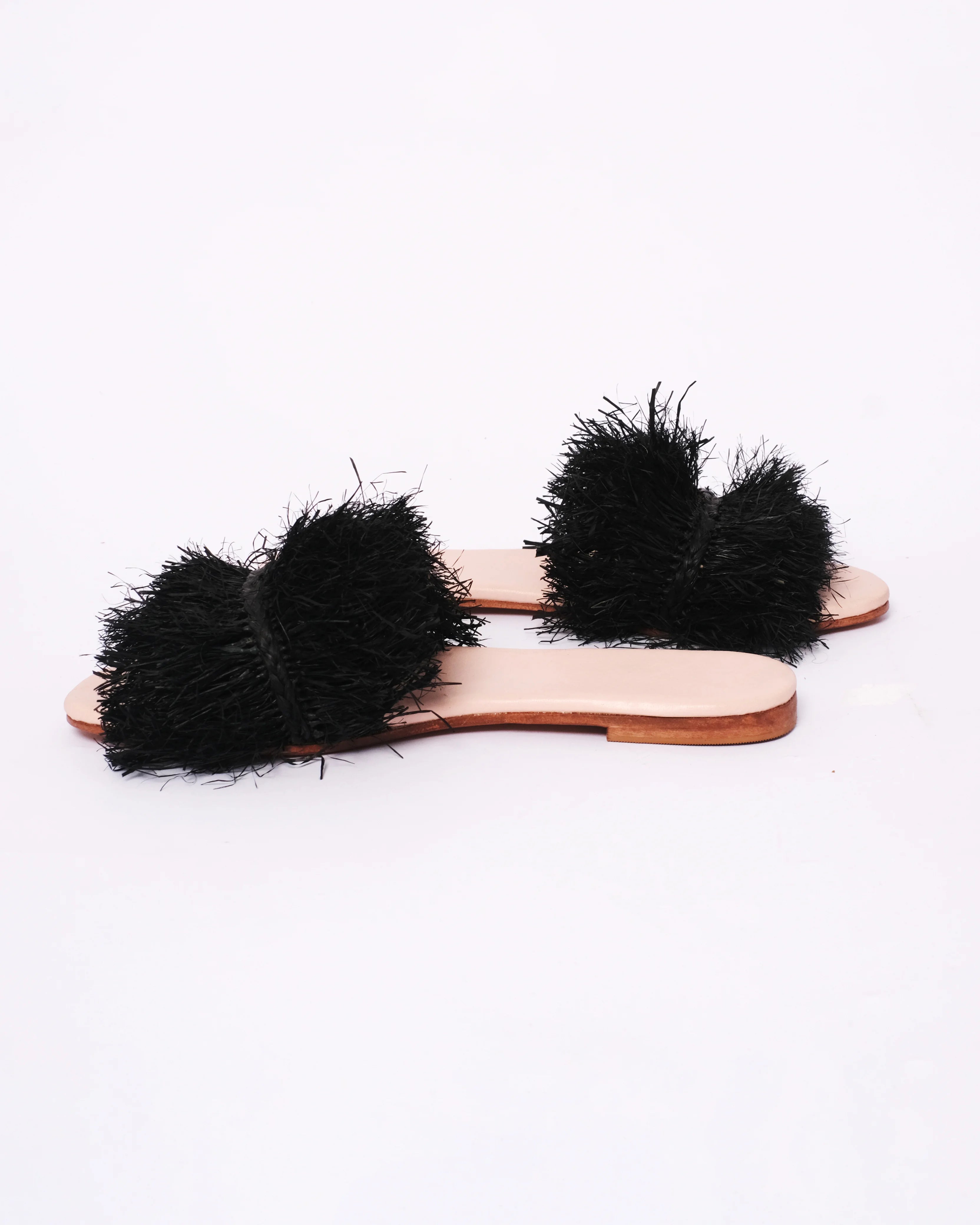 Women's Raffia Fringed Flat Slide Sandals In Black