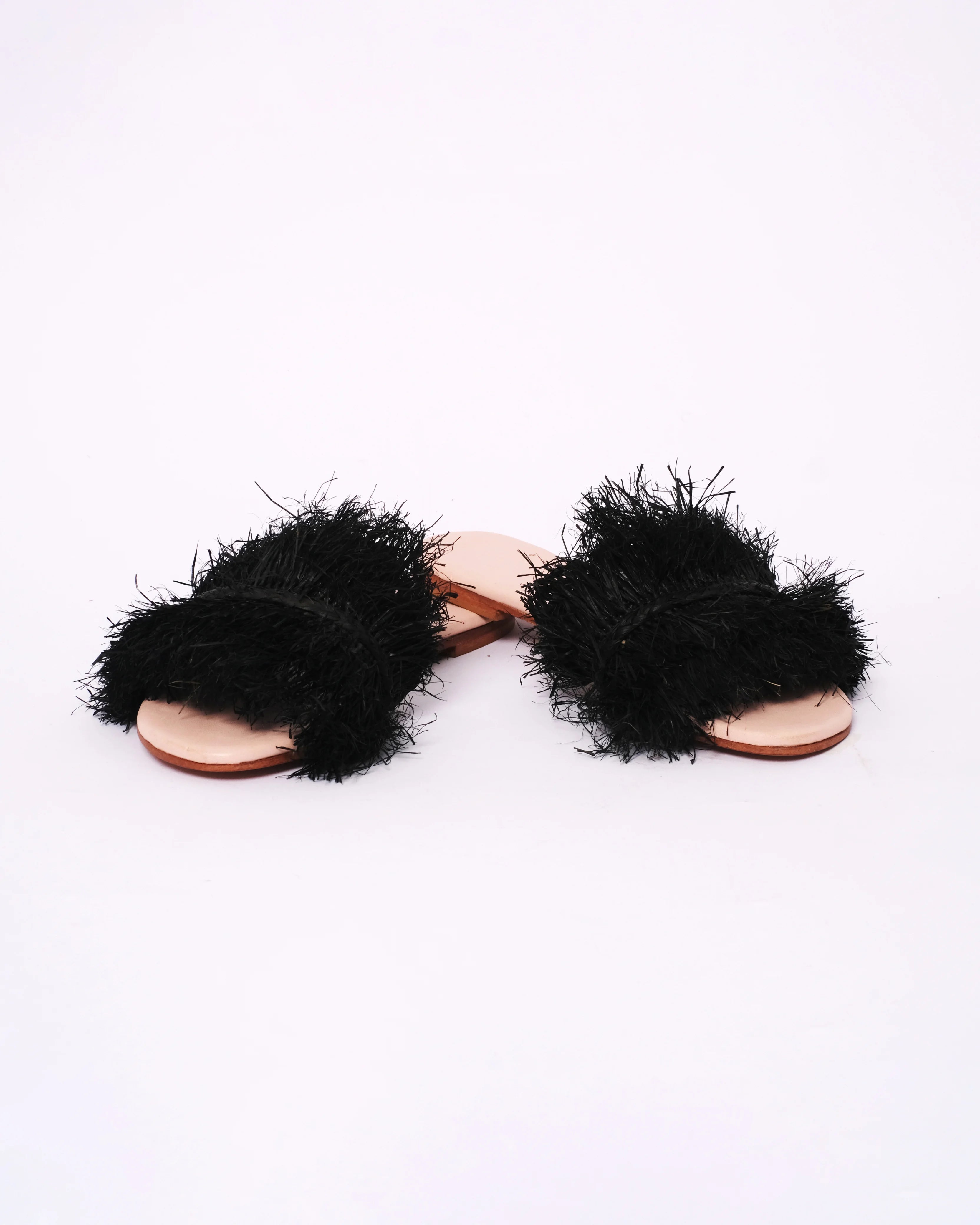 Women's Raffia Fringed Flat Slide Sandals In Black
