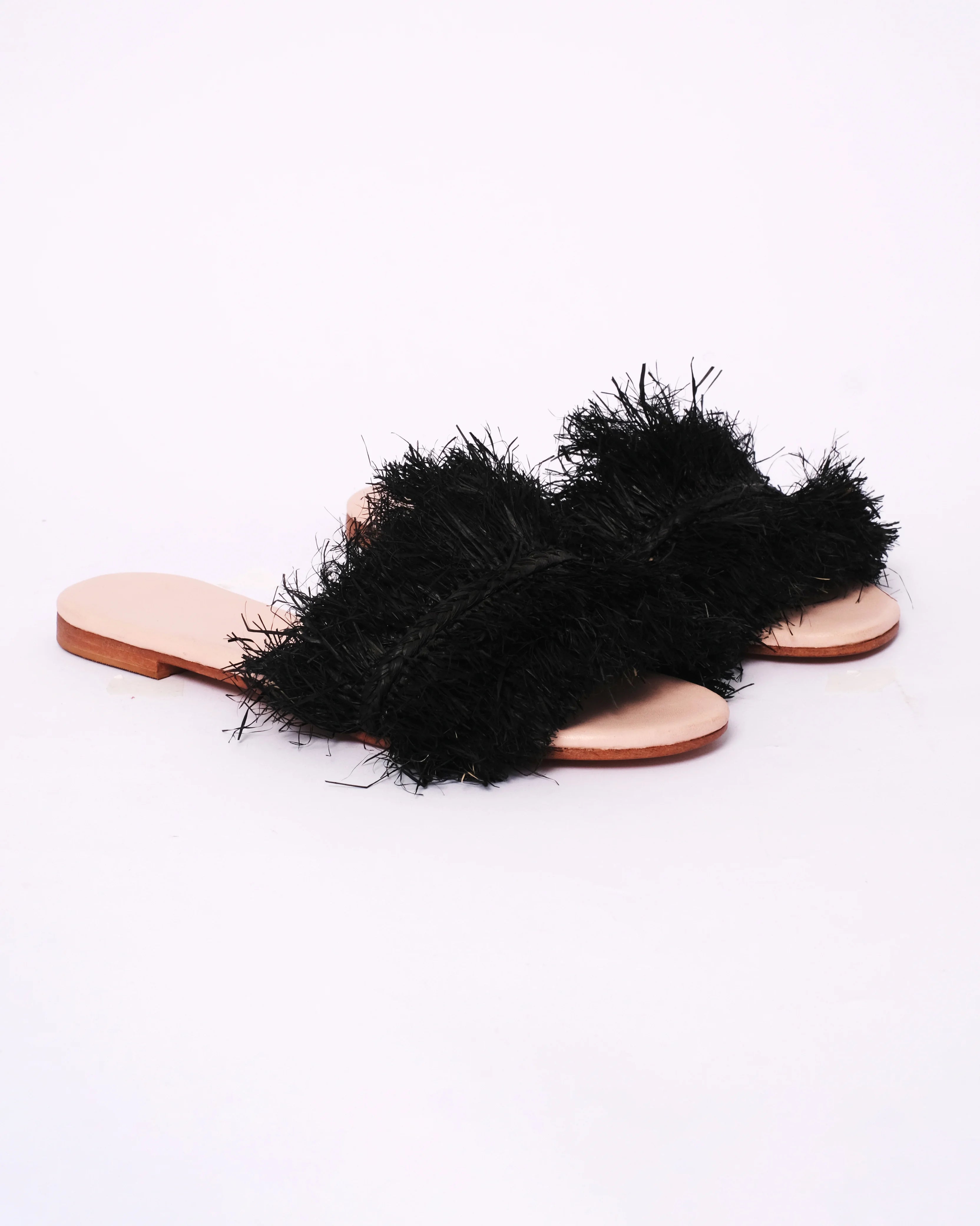 Women's Raffia Fringed Flat Slide Sandals In Black