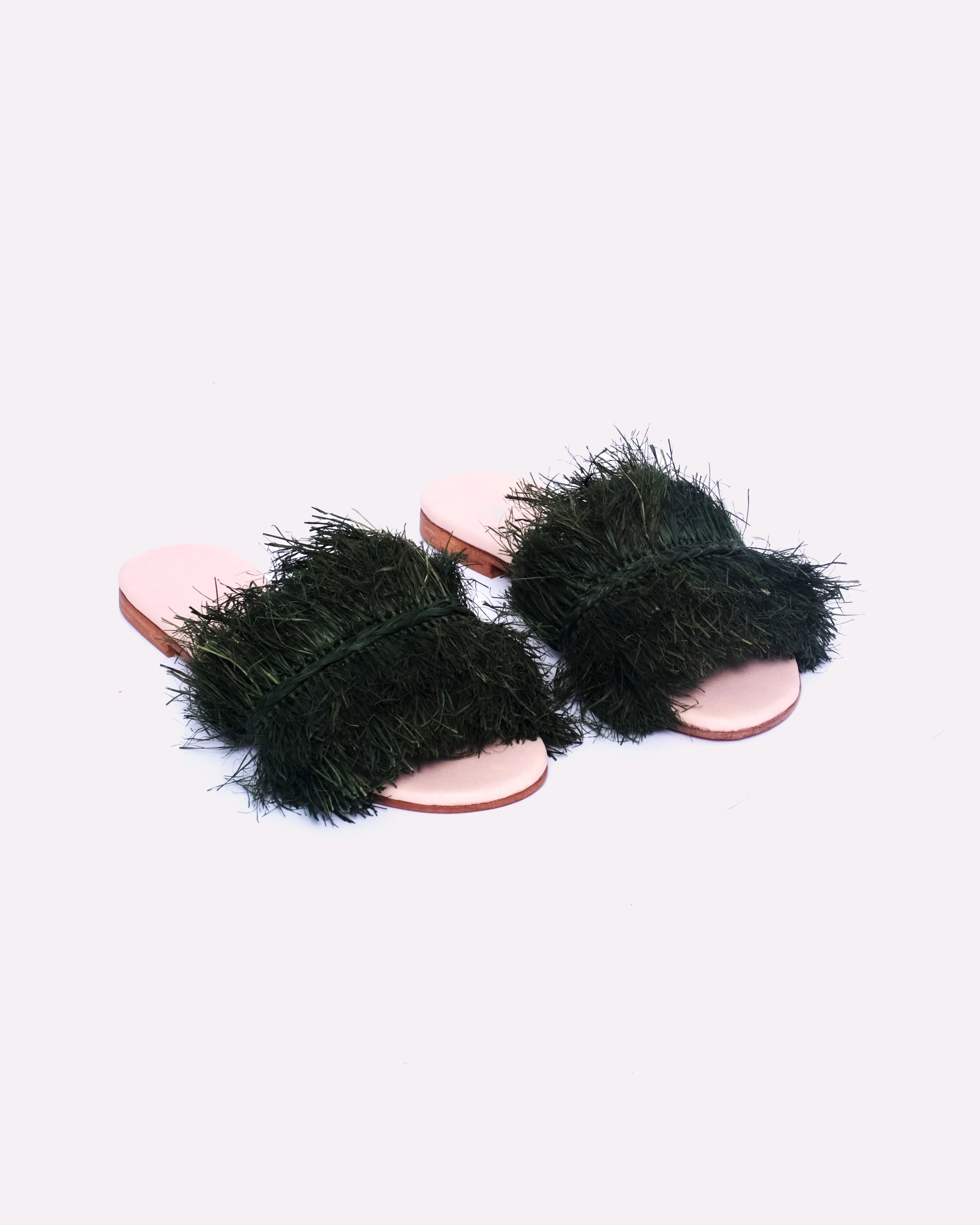Women's Raffia Fringed Flat Slide Sandals In Jet Black