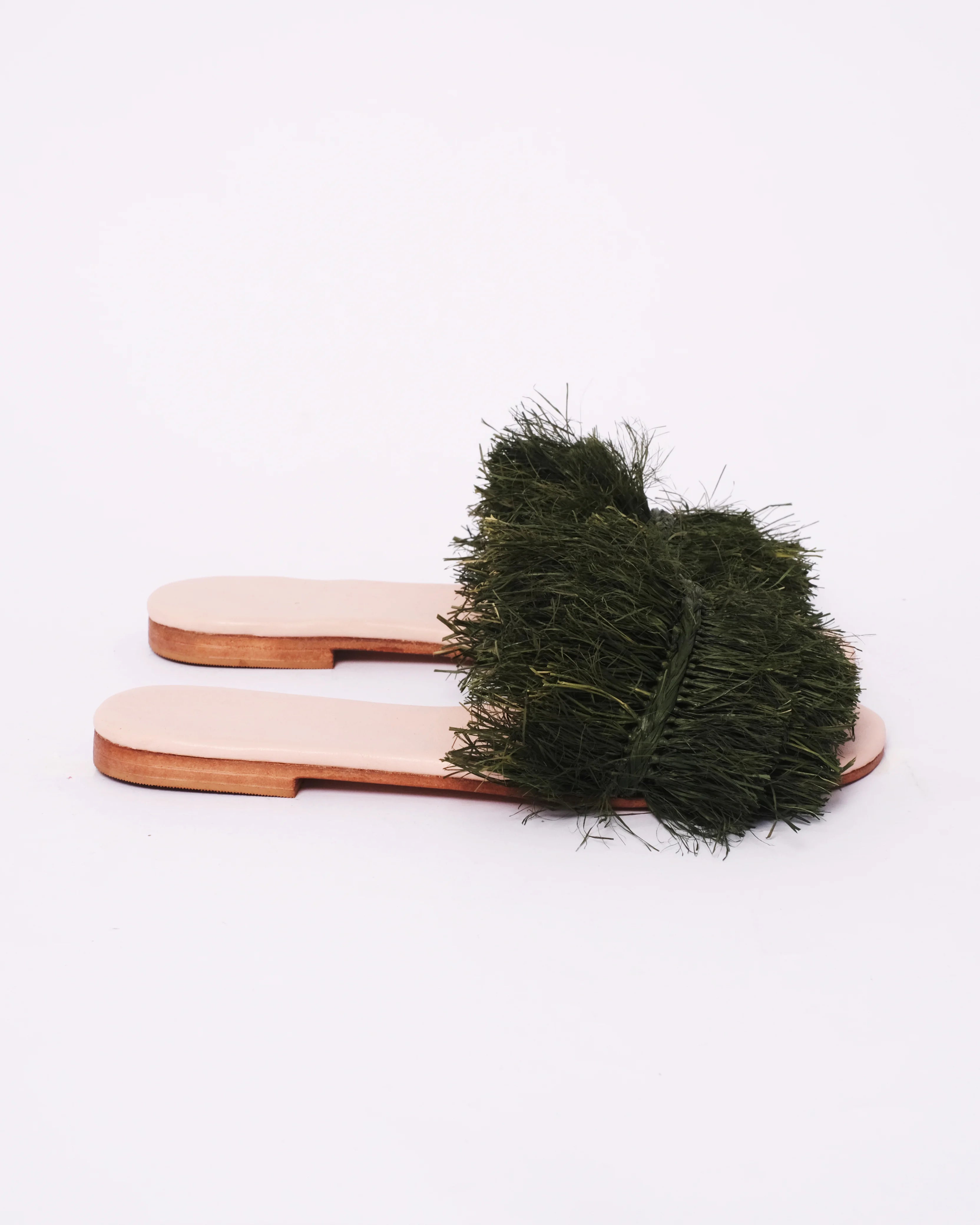 Women's Raffia Fringed Flat Slide Sandals In Jet Black