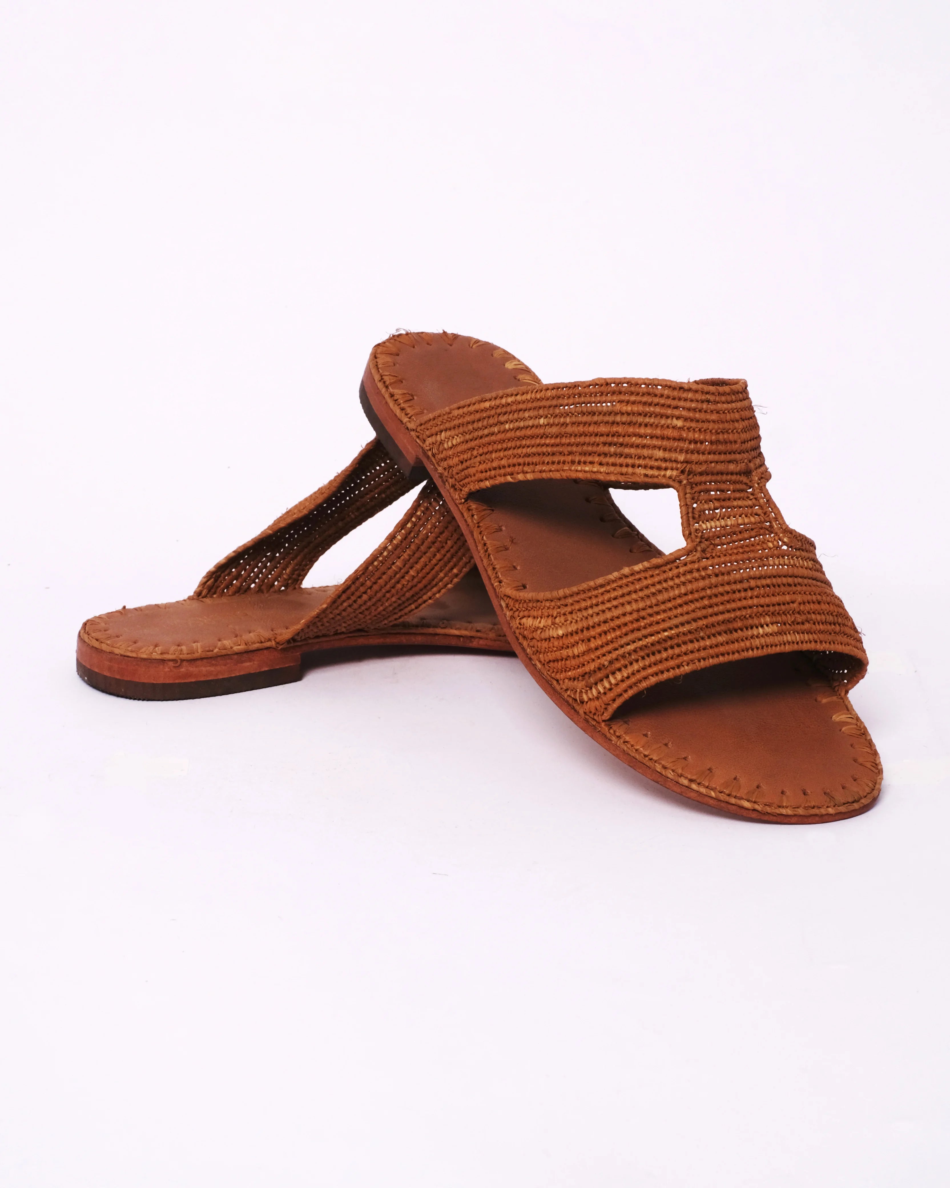 Women's Raffia H-Strap Flat Sandals In Camel Brown