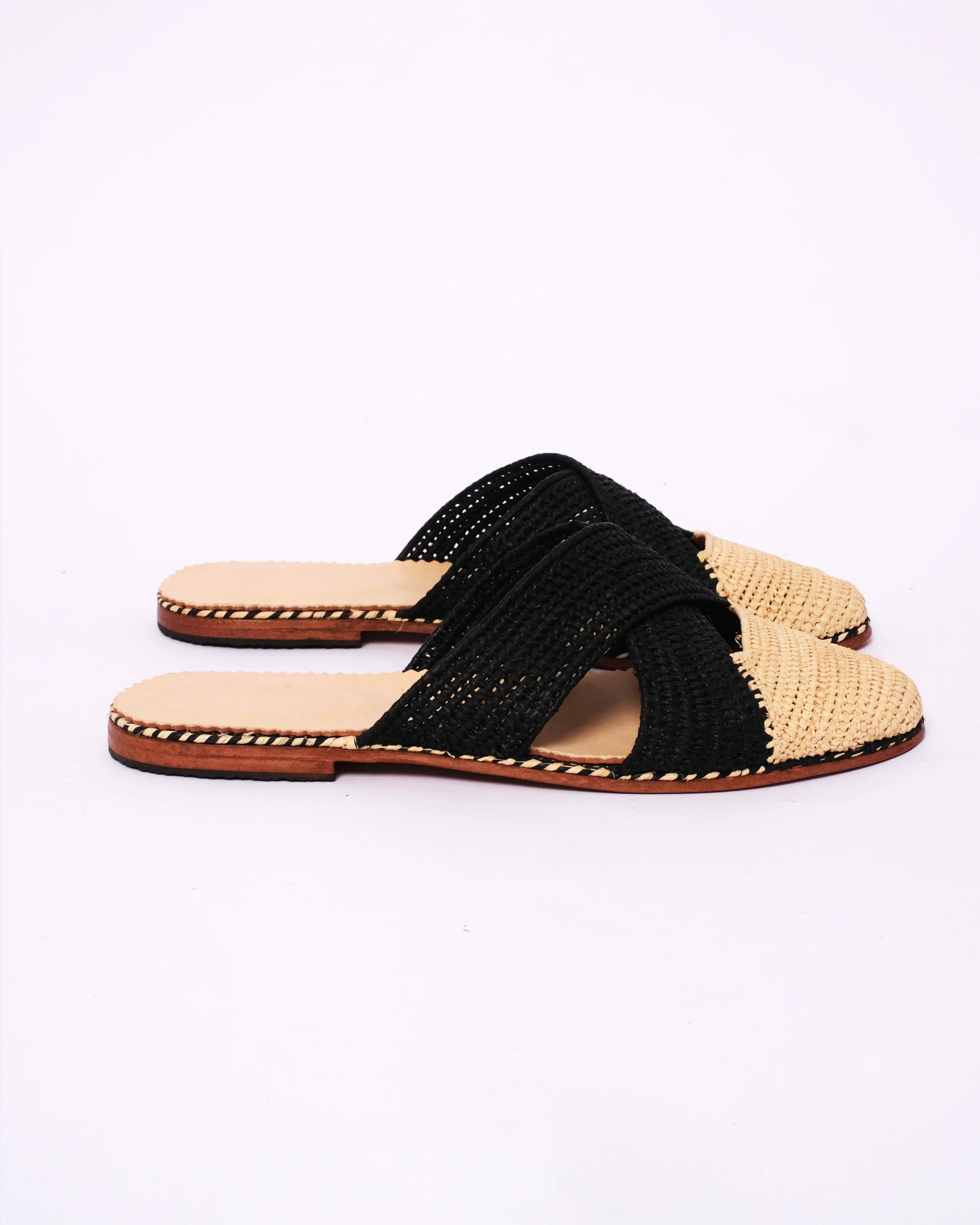 Women's Raffia Mule in Black & Natural
