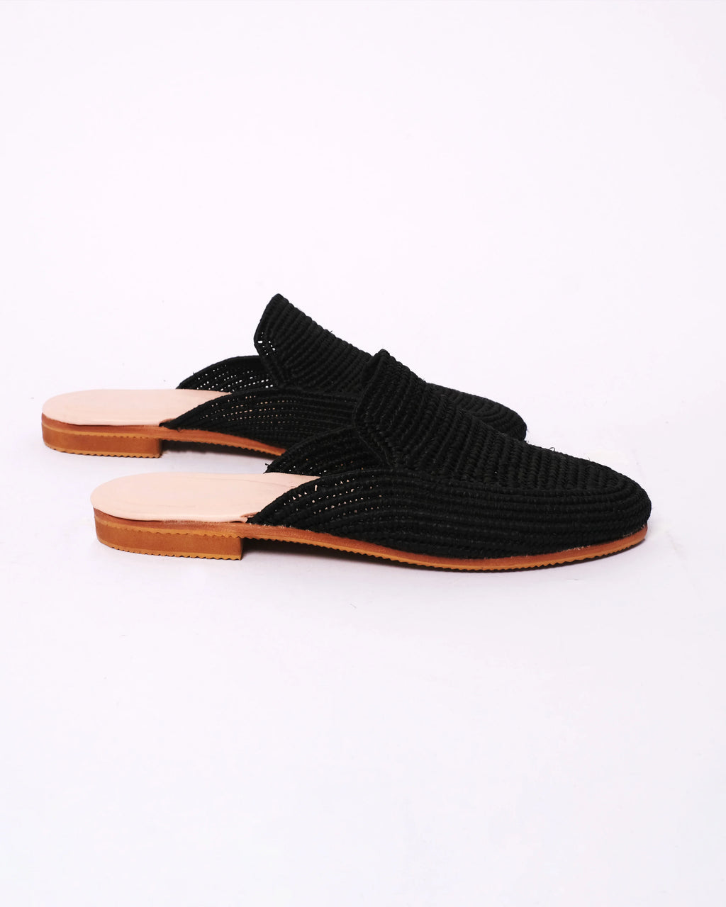Women's Raffia Mule in Black