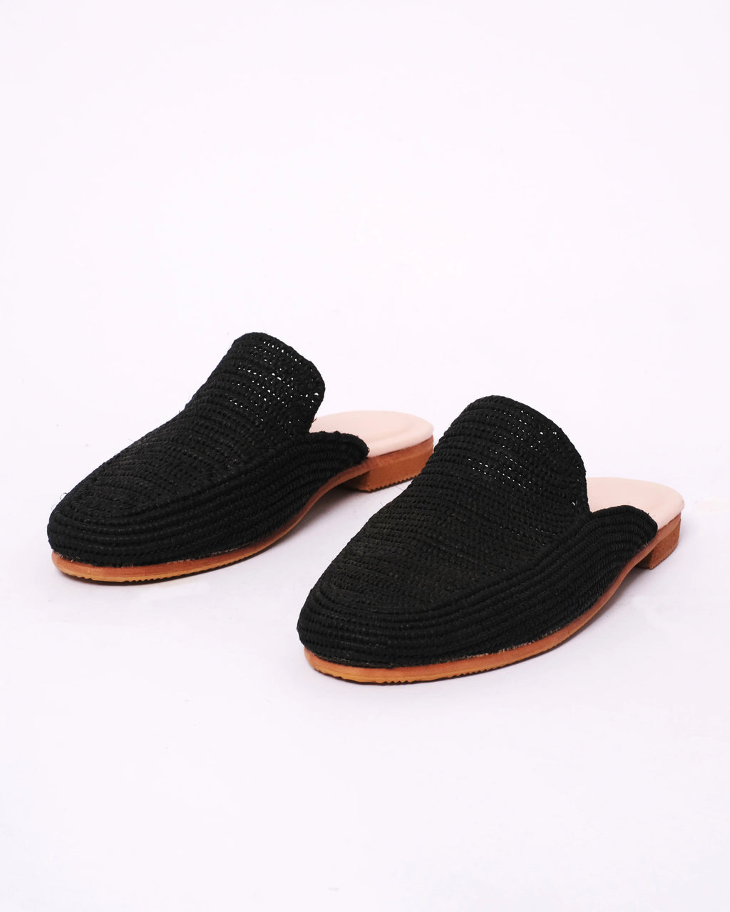 Women's Raffia Mule in Black