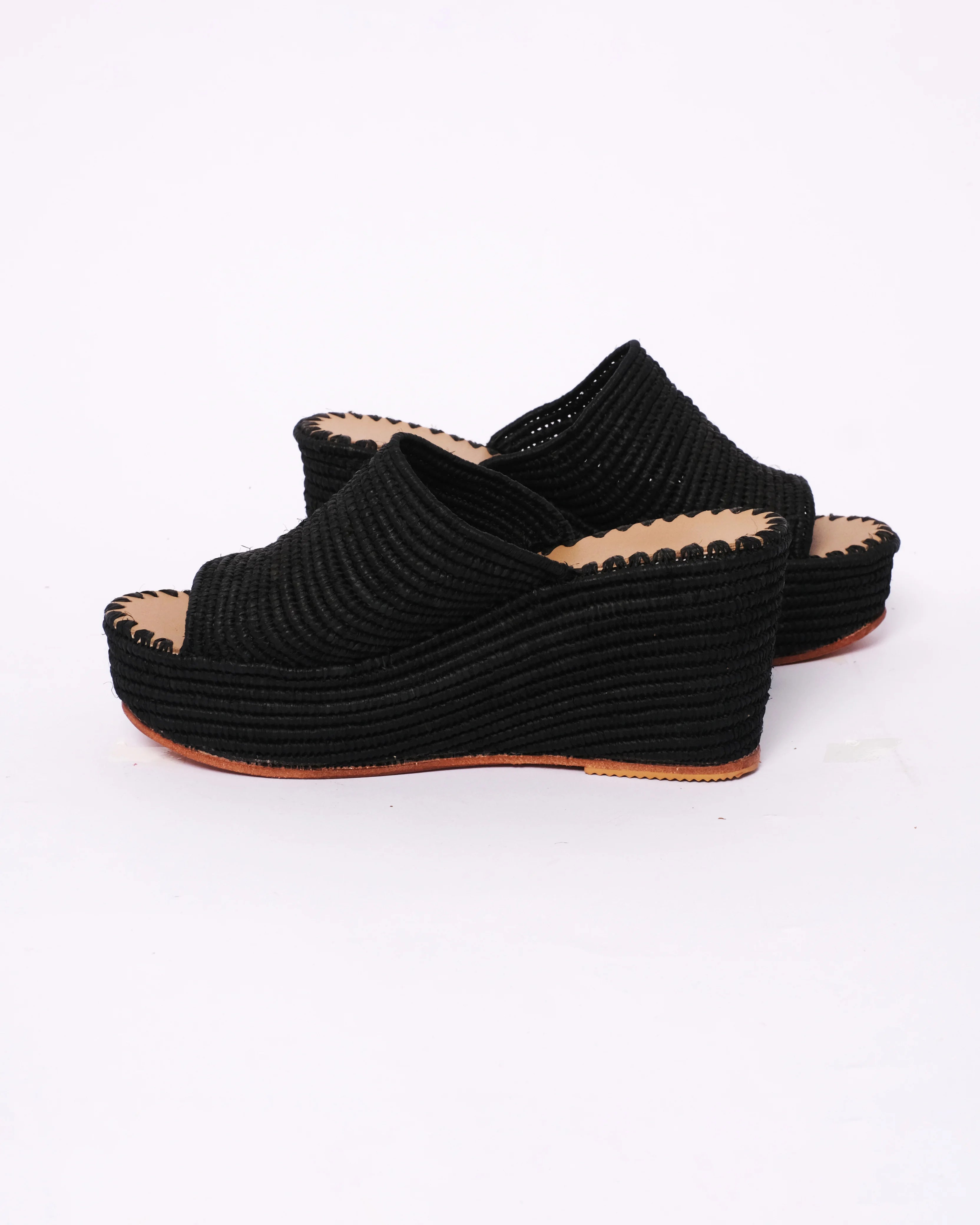 Women's Raffia Wedge Mule Sandals In Black