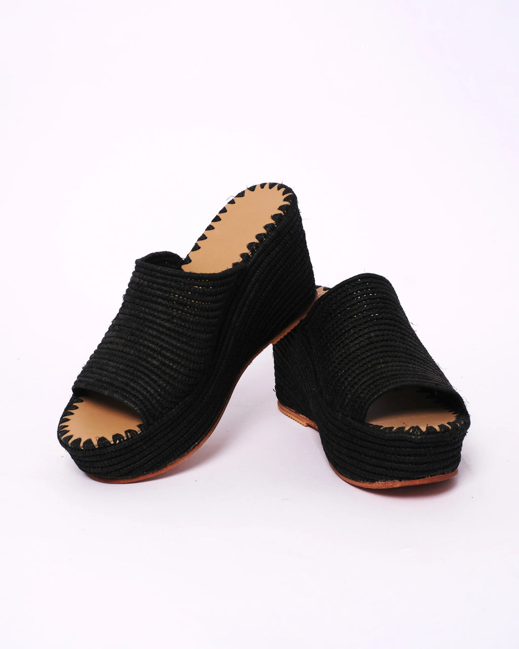 Women's Raffia Wedge Mule Sandals In Black