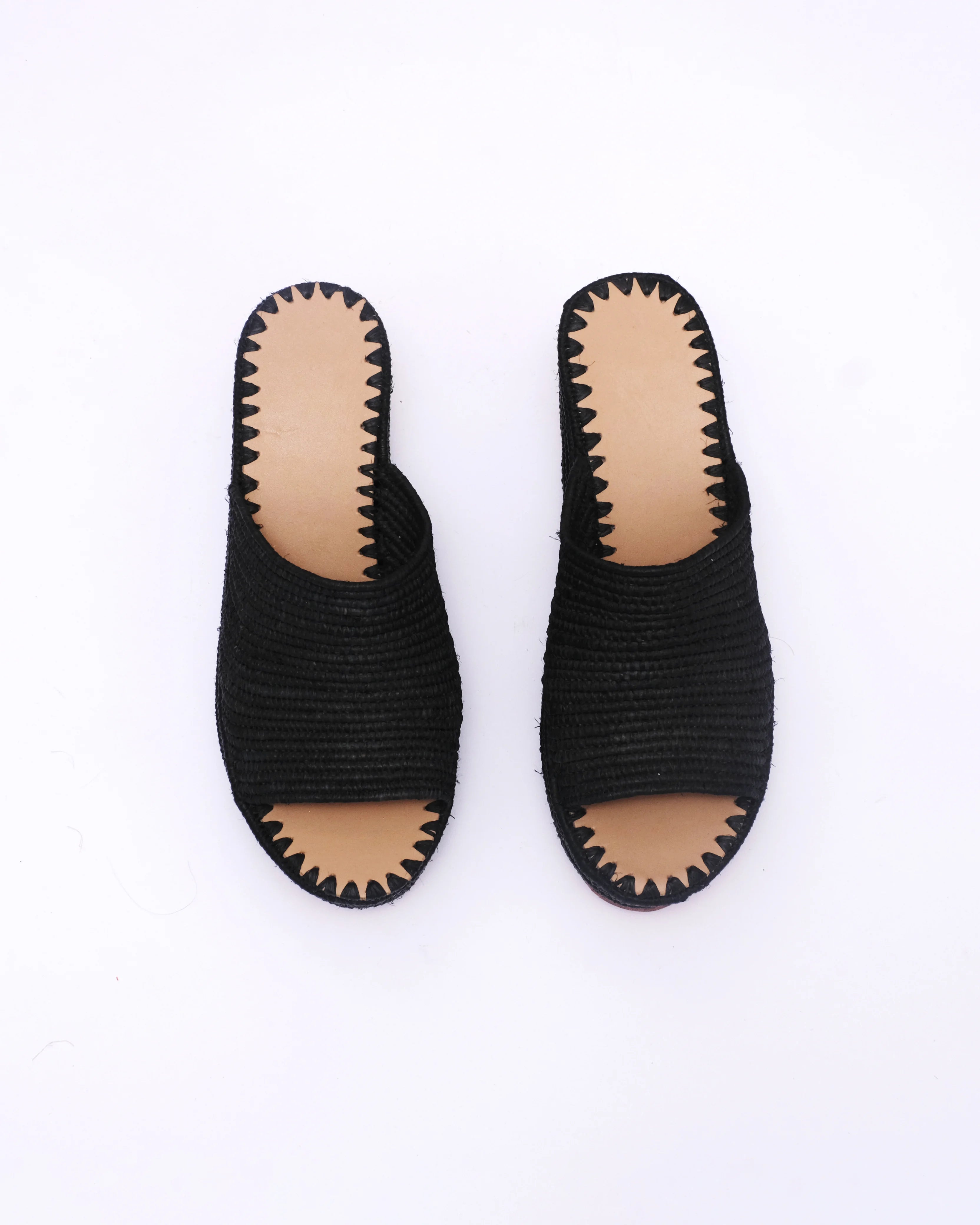 Women's Raffia Wedge Mule Sandals In Black