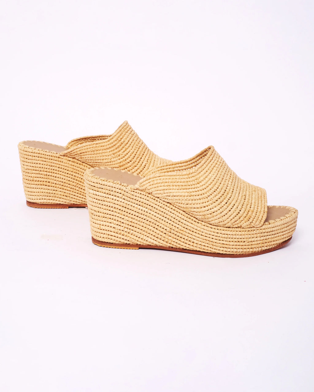 Women's Raffia Wedge Sandals In Natural