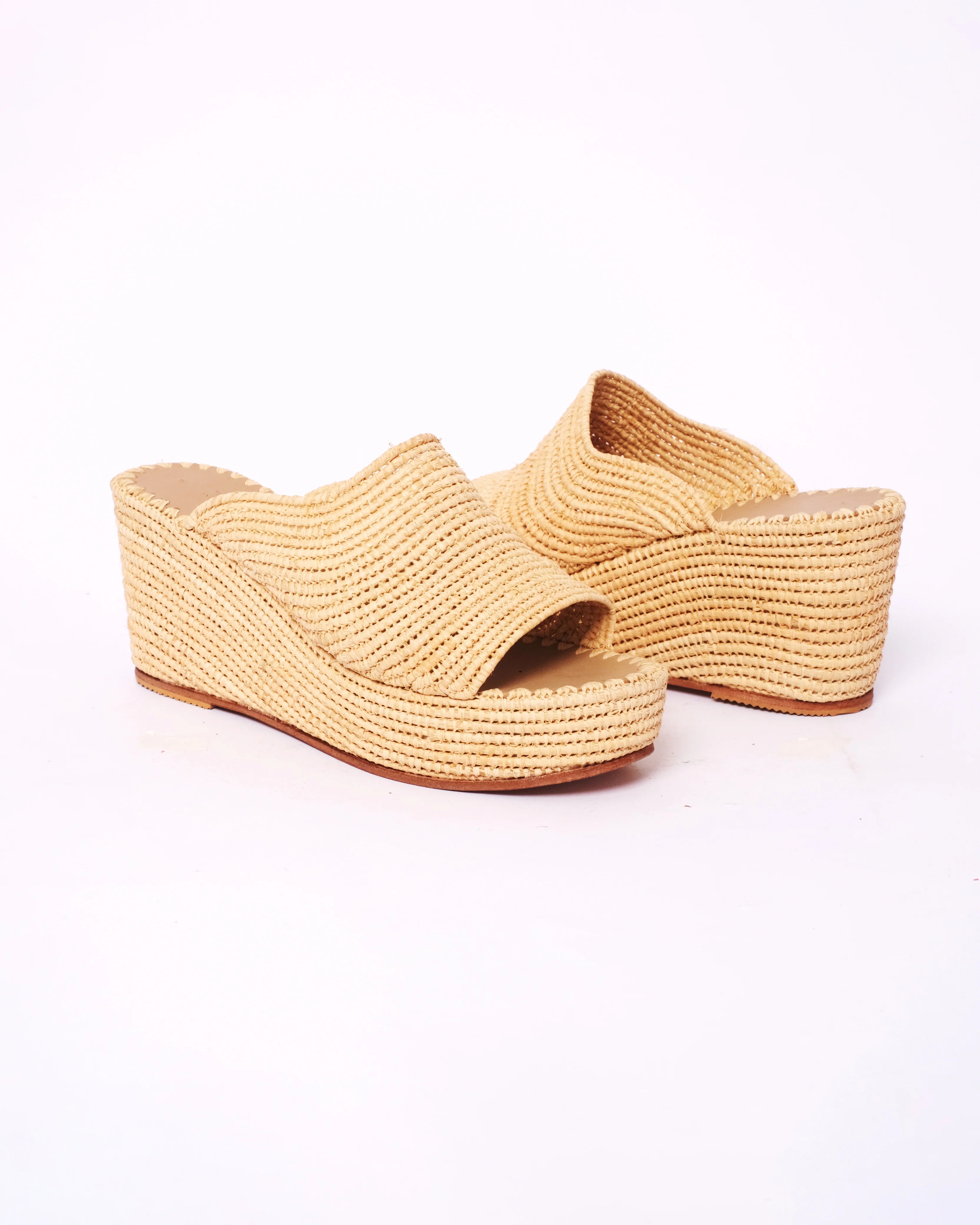 Women's Raffia Wedge Sandals In Natural