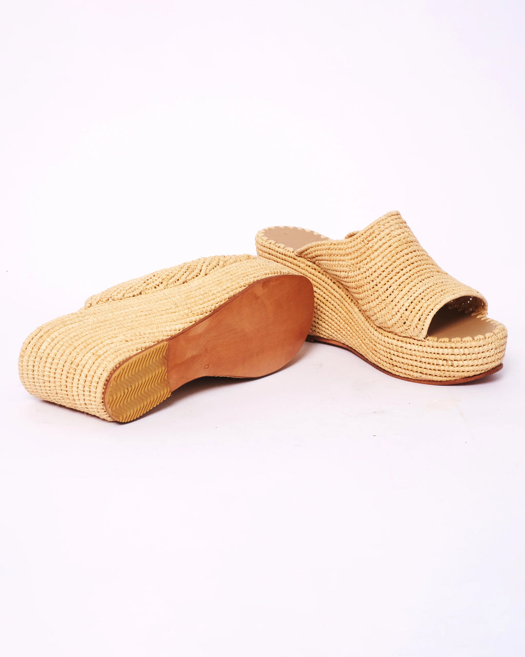 Women's Raffia Wedge Sandals In Natural