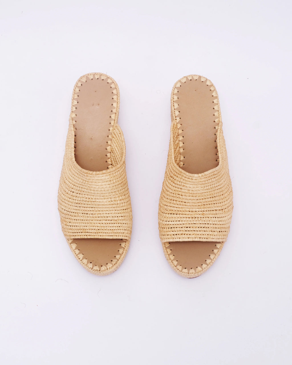 Women's Raffia Wedge Sandals In Natural